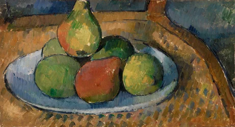 Plato de frutas en una silla